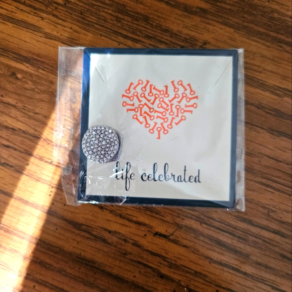 Disc charm